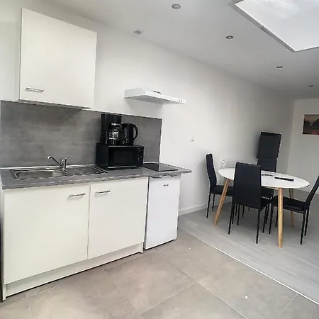 Grand T2 Tout Confort Jardin Proche Gare Wifi Apartment